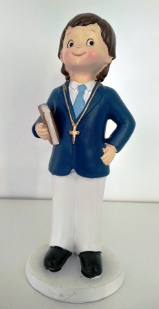 Figura decorativa de menino com casaco azul e calças brancas