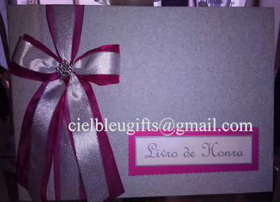 Livro de Honra cinza com laço prata e bordô e etiqueta rosa
