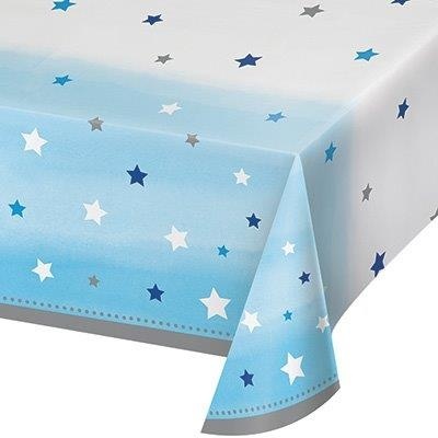 Toalha de mesa azul claro e branca com estrelas coloridas e borda cinza