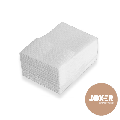 Pilha de guardanapos de papel brancos com textura quadriculada e logótipo JOKER