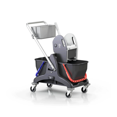 Carro de limpeza com balde preto e prensa cinza em fundo branco