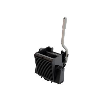 Dispositivo manual preto com alavanca cinzenta clara sobre fundo branco