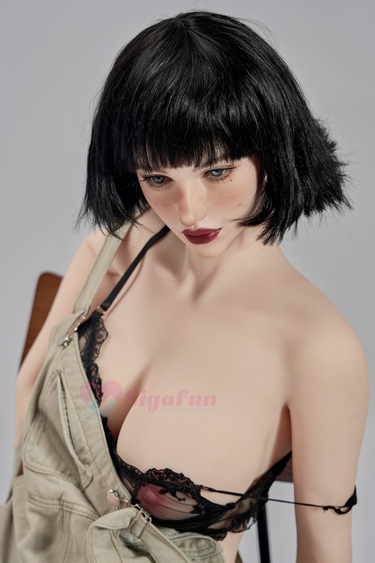 🎨 164CM AI Love Doll Cecily: The Freedom-Loving Artist Who Inspires Creativity
