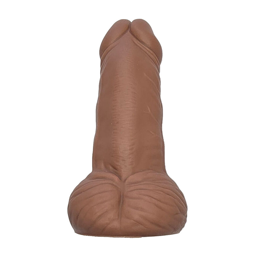 Brinquedo sexual castanho realista em forma de pénis com textura detalhada.