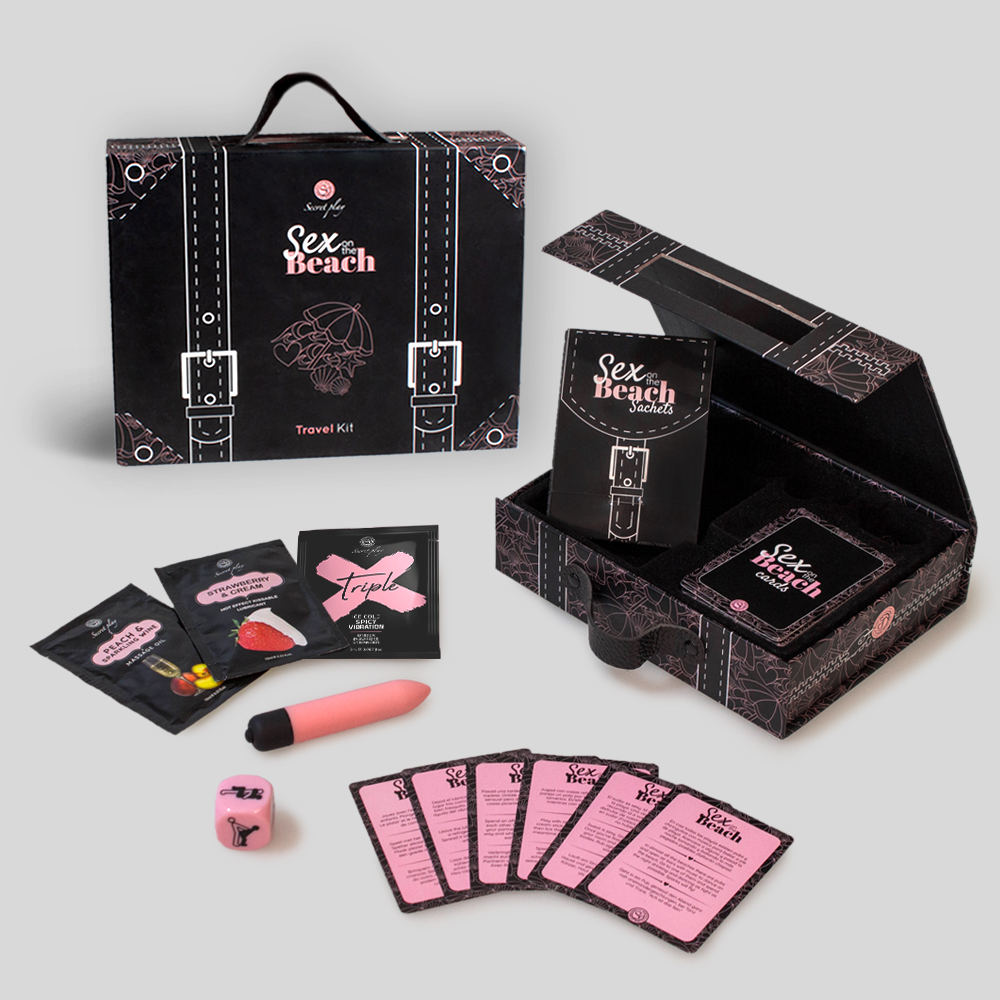 Kit viagem Sex on the Beach com mini vibrador, dados, cartas e saquetas em embalagem preta