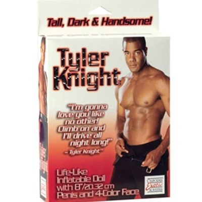 Caixa de boneco insuflável Tyler Knight com imagem de homem musculado e texto promocional.
