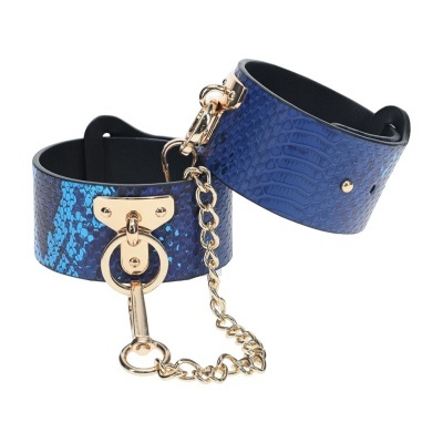 Algemas em pele sintética azul com gancho dourado e corrente