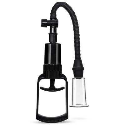 Bomba manual preta com tubo flexível e copo transparente em fundo branco