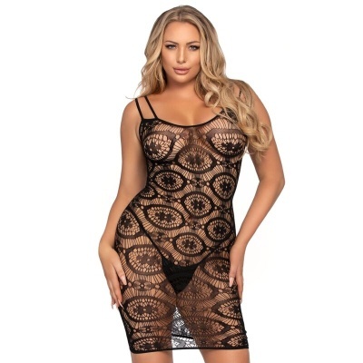 Mulher com vestido body preto em renda com padrão circular e alças finas duplas.