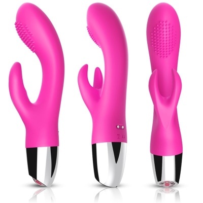 Três vibradores rosa de silicone com base prateada e texturas