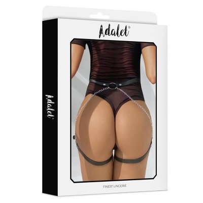 Embalagem de acessório de lingerie Adalet com peça de couro preta e correntes metálicas