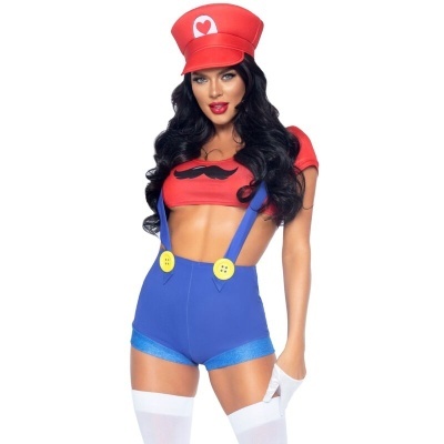Fato de cosplay feminino colorido com top vermelho, jardineiras azuis, chapéu vermelho com coração e meias brancas