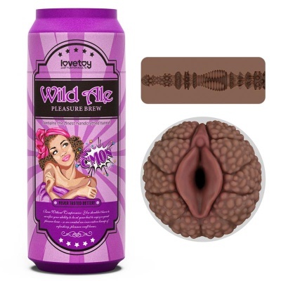 Lata roxa Wild Ale Pleasure Brew com figura feminina e dois objetos marrom texturizados próximos.