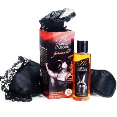 Conjunto óleo de massagem LArt de LAmour com caixa decorada e duas máscaras pretas para os olhos