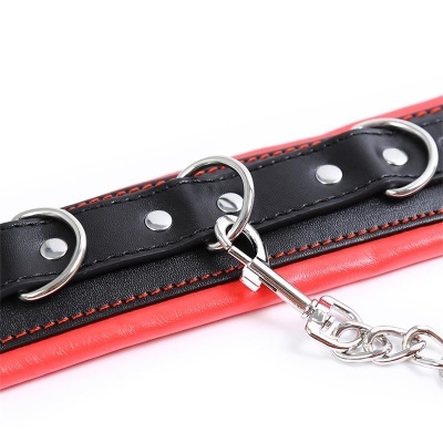Coleira ou braço preto e vermelho com metal prateado