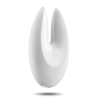Produto branco oval com abertura larga e botão na base