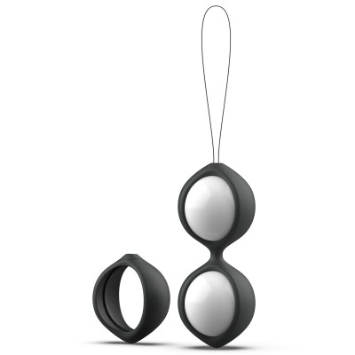 Produto com bolas brancas e capa preta de silicone com anel