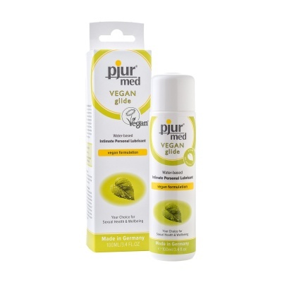 Lubrificante íntimo à base de água pjur med VEGAN glide em embalagem branca e amarela com selo vegan
