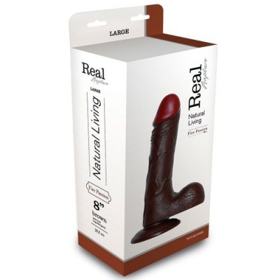 Embalagem branca com dildo castanho com cabeça vermelha, texto Real Applique, Natural Living, Fire Passion