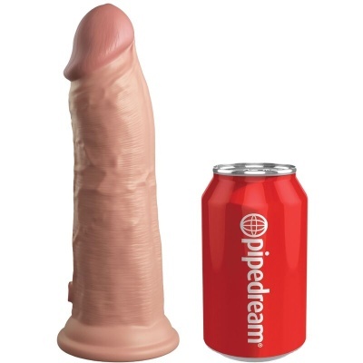 Dildo realista cor pele ao lado de lata vermelha com logo pipedream