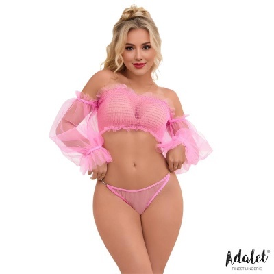 Conjunto de lingerie rosa transparente com mangas bufantes e top franzido.