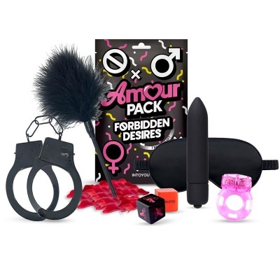 Conjunto Amour Pack Forbidden Desires com acessórios para adultos coloridos sobre fundo branco