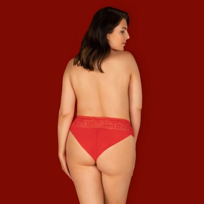 Mulher de costas com cueca vermelha rendada