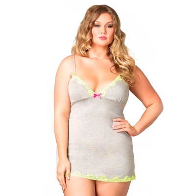 Camisa de noite cinzenta com renda verde clara e laço cor de rosa