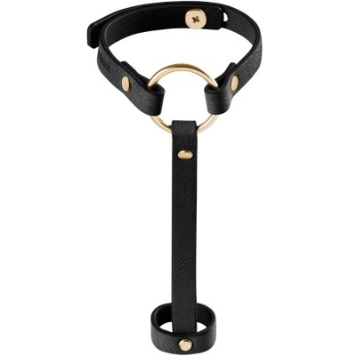 Colar de couro preto com argola e remaches dourados