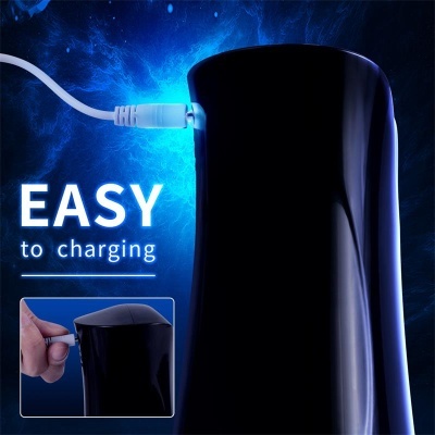 Produto preto ovalado com cabo de carregamento branco iluminado a azul