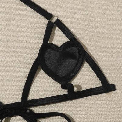 Soutien triangular preto com coração de veludo