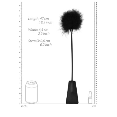 Pluma preta com cabo preto e medidas ao lado em escala