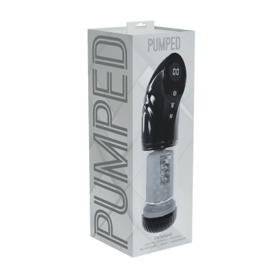 Embalagem do produto PUMPED com um masturbador preto e transparente e texto em inglês
