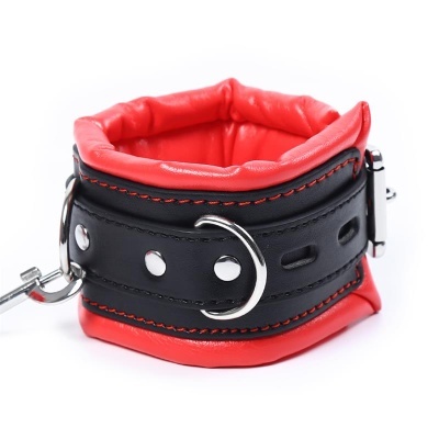 Colar para animal vermelho e preto com fecho metálico