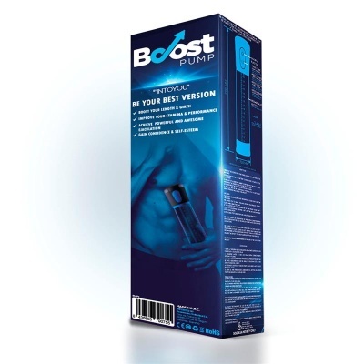 Caixa azul do Boost Pump com texto e imagem do dispositivo na mão de um homem