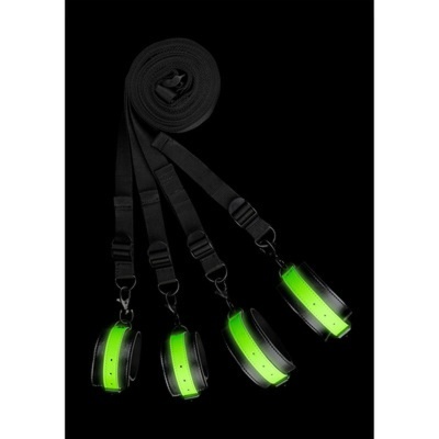 Algemas pretas com tira verde fluorescente e correia preta