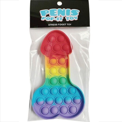 Brinquedo pop-it em formato de pénis com cores em degradê, embalagem plástica com rótulo preto