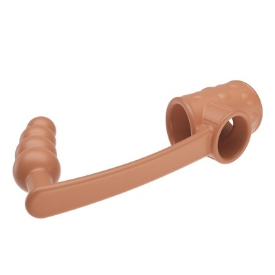 Utensílio de plástico castanho com duas extremidades diferentes