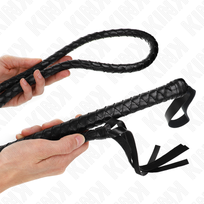 Chicote preto trançado com tiras de tecido e alça para punho