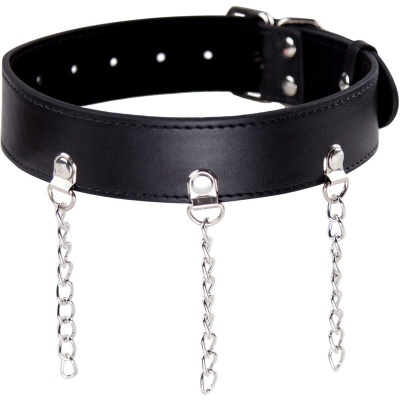 Colar preto com correntes prateadas penduradas e fivela ajustável