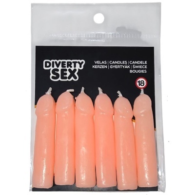 Conjunto de seis velas formato fálico cor de pele em embalagem plástica com etiqueta preta.