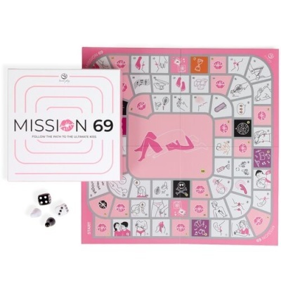 Jogo de tabuleiro MISSION 69 com peças e dados sobre fundo branco