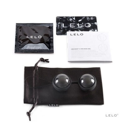 Conjunto de bolas de geisha com acessórios e embalagem da marca LELO