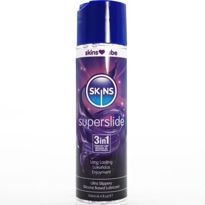 Frasco de lubrificante corporal SKINS superslide com rótulo roxo e tampa azul