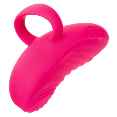 Produto rosa em silicone com textura ondulada e anel de fixação