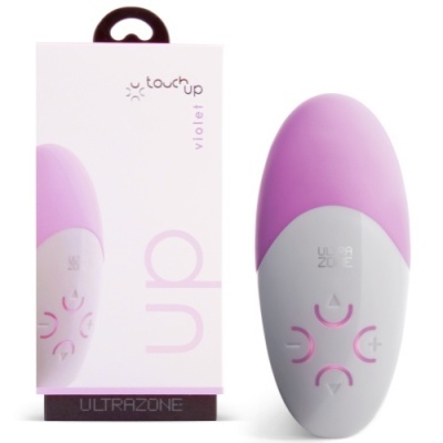Dispositivo eletrônico oval violeta e cinza com botões rosa e embalagem branca touch up violet