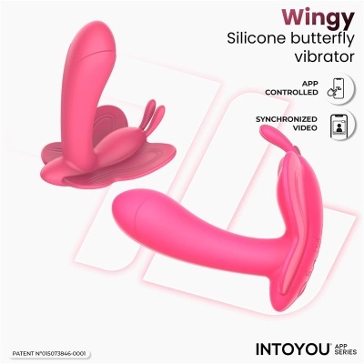 Vibrador Butterfly de silicone rosa com controlo por app e vídeo sincronizado.