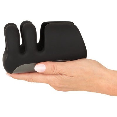 Suporte de mão preto em silicone segurado por mão feminina