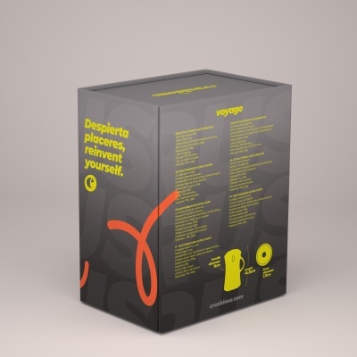Caixa de produto cinza com texto amarelo e branco sobre reinvenção pessoal e instruções multilíngues