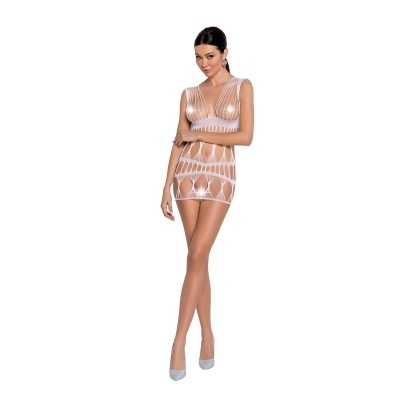 Vestido branco transparente com tiras finas e recortes em modelo feminino
